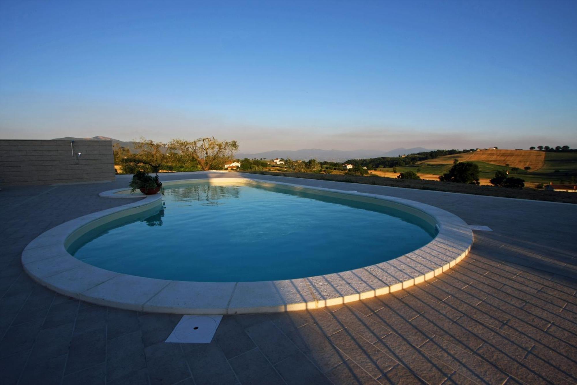 הוילה Montecastrilli La Collina Del Girasole מראה חיצוני תמונה