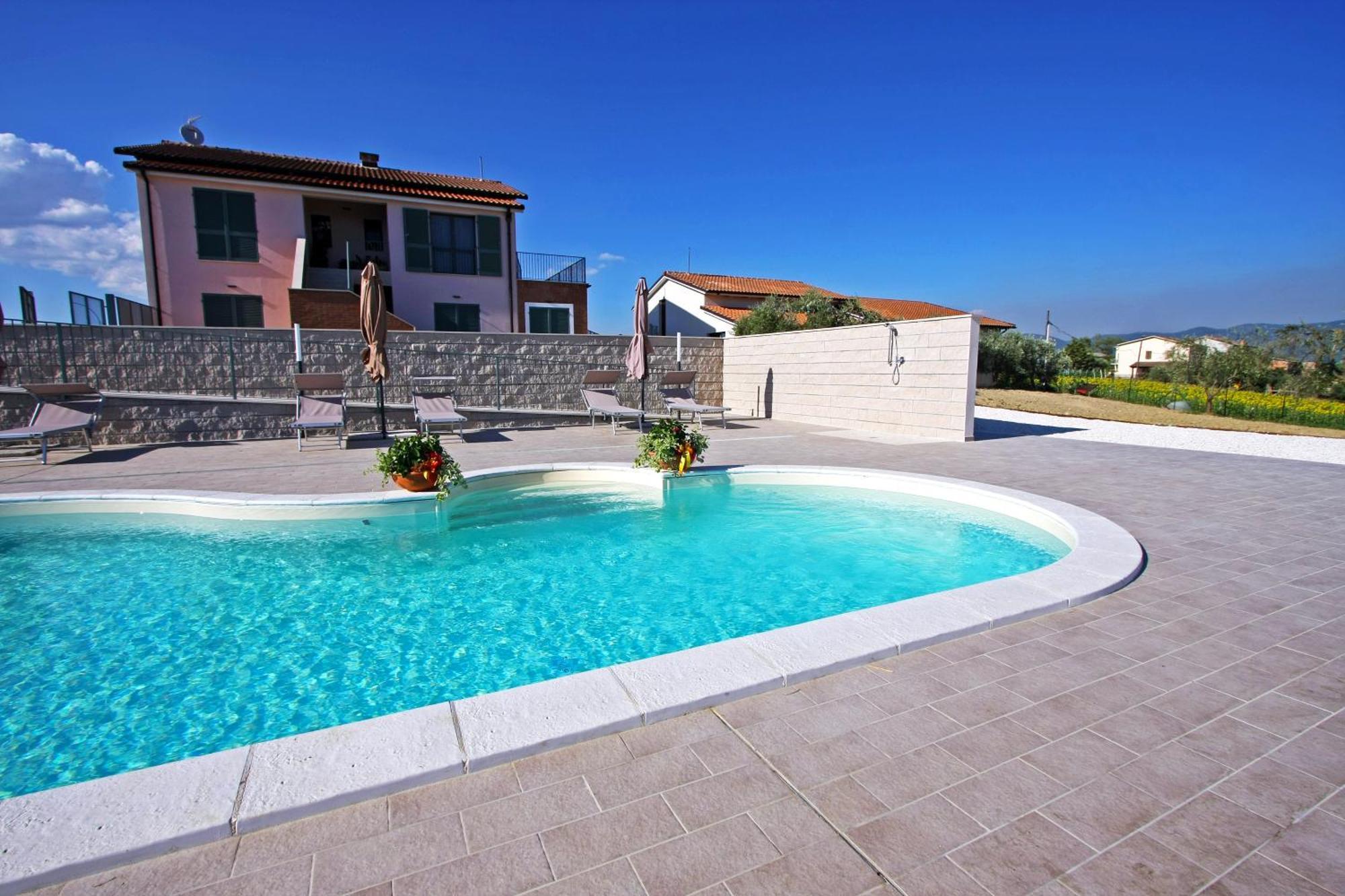 הוילה Montecastrilli La Collina Del Girasole מראה חיצוני תמונה
